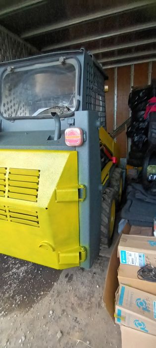 Miniincarcator bobcat fai komatsu 2100 ore cu Furci
