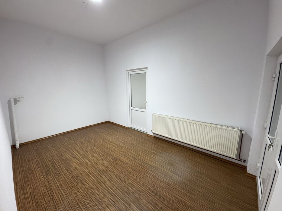 Închiriez spațiu comercial