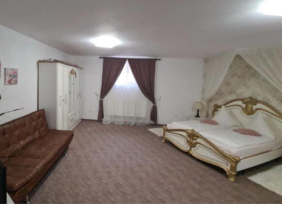 Inchiriez camera centrul Sibiului