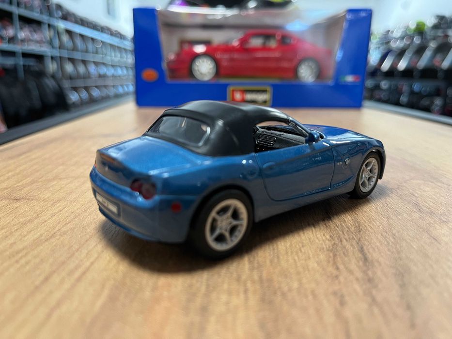 Колекционерски модел метална количка WELLY BMW Z4 CABRIO  1:43