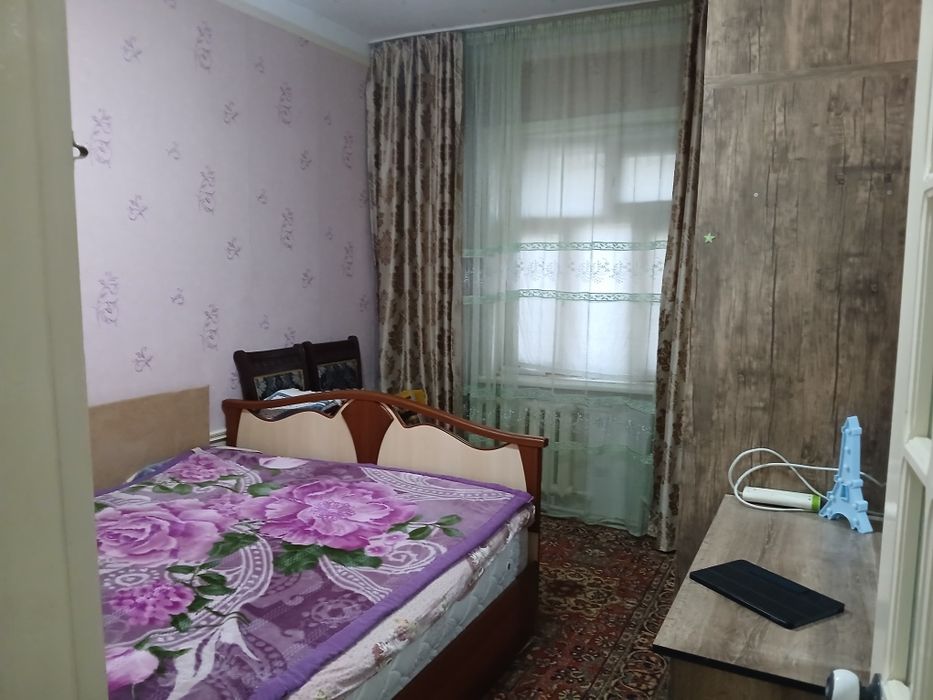 Srochna 4 xonali uy sotiladi