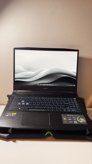 Laptop MSI Bravo 15 C7V - Ryzen 5 7535HS, RTX 4050, 16 GB RAM, 512 GB