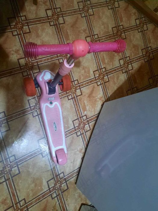 Детский самокат трехколесный