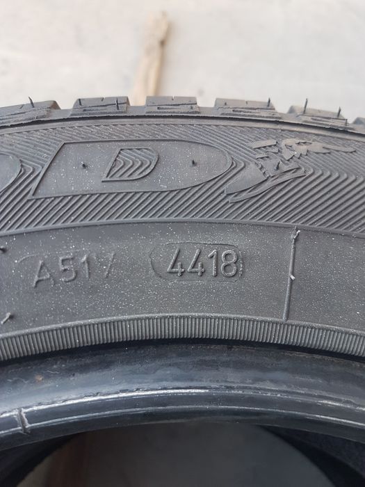 Всесезони гуми 2 броя GOODYEAR Vector4Seasons 195 60 R16 C дот 4418