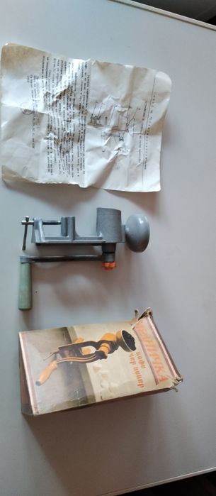 Мелничка мелачка за кафе,чер пипер ръчна БГ от 1982г