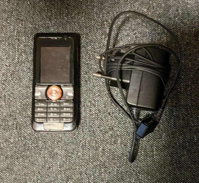 Telefon mobil Sony Ericsson V630i de colecție nu smartphone piese