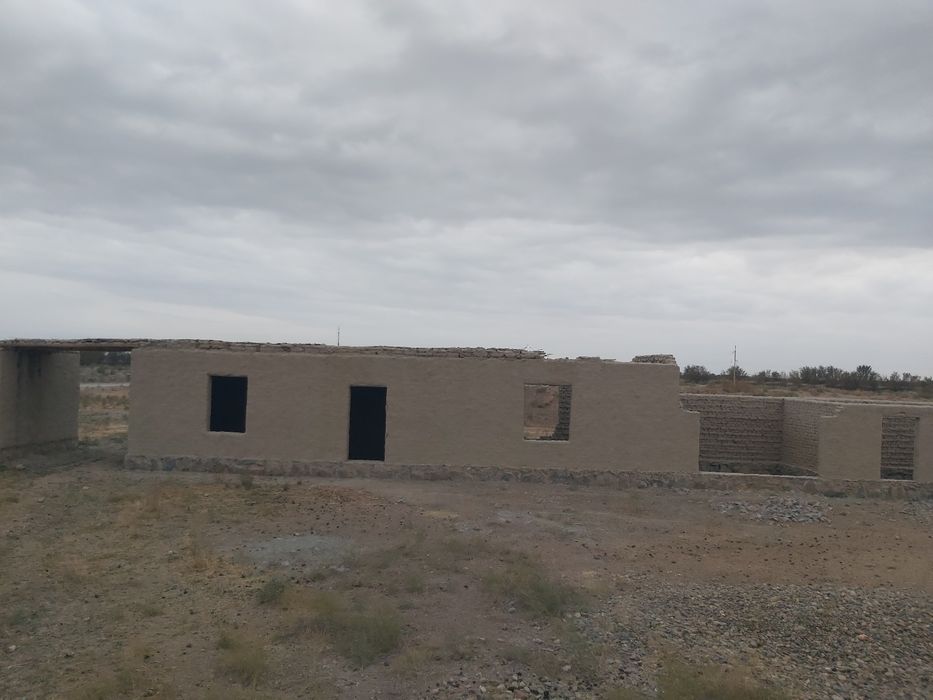 Noturar joy sotiladi