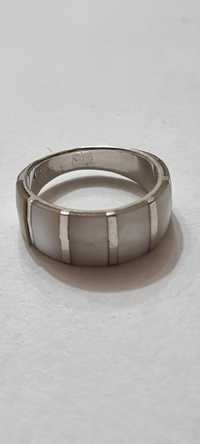 Сребърен пръстен със седеф