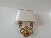 Lustre aplicabile perete