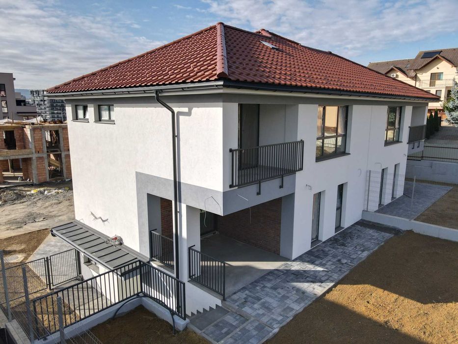 Casa (D+P+E) cu C.F. langa Auchan, Rivus Mall, Elite City/cartier Iris
