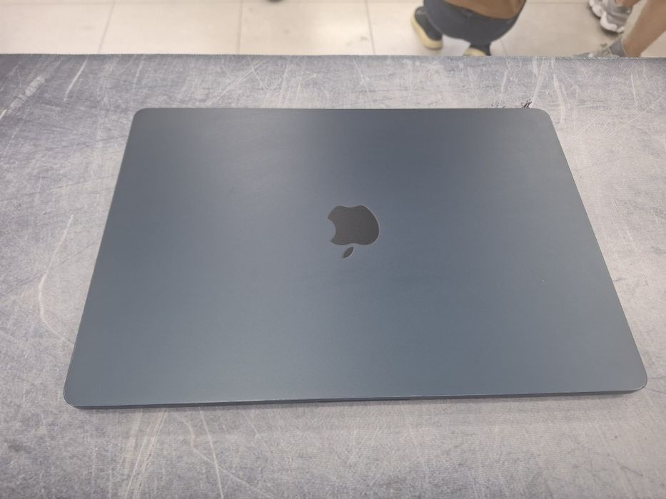 Macbook air m2 15" dyum 8/512 Gb ideal