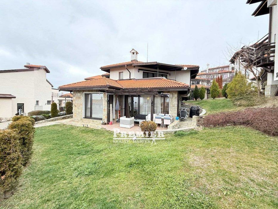 Продава се Тристаен апартамент в к.к. Слънчев бряг - 99 кв.м за 1111 €/кв.м - Снимка #1