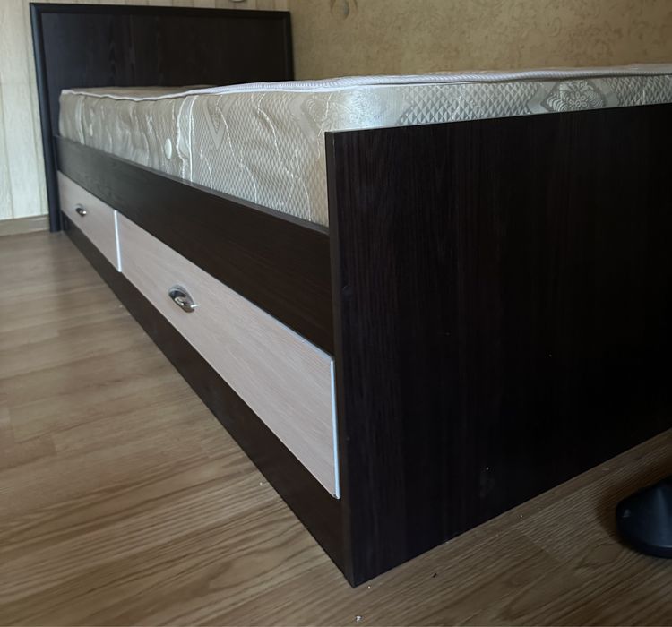 Шкаф и кровать одноместная