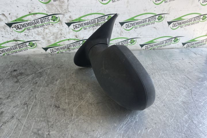 Oglinda stanga manuala E2018011 / E2 01 8011 Renault Clio a 2-a gener