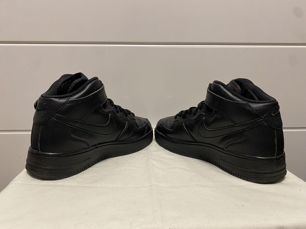 Nike Air Force 1 Mid Triple Black 37.5 jordan max dunk retro low high