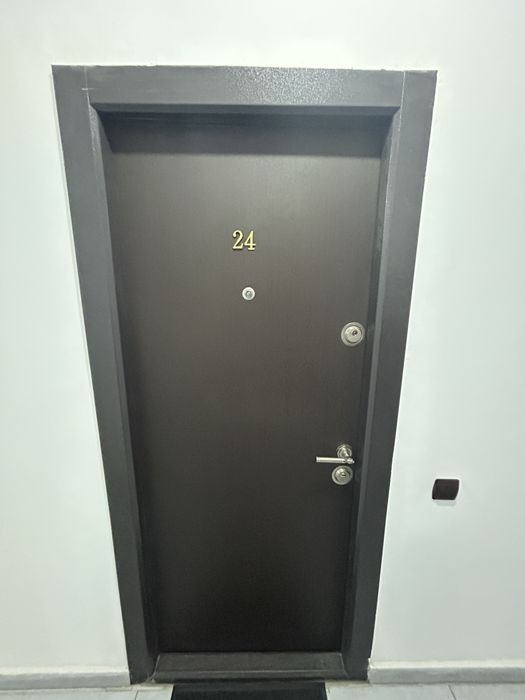 Inchiriez apartament cu 2 camere !