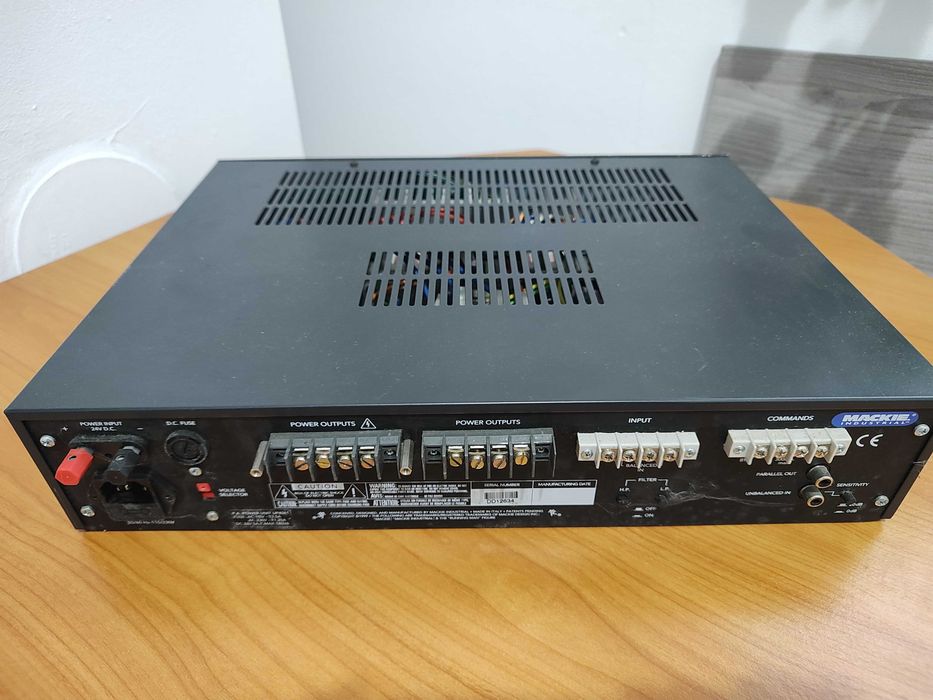Stație audio Mackie Industrial UP 4061 – amplificator profesional