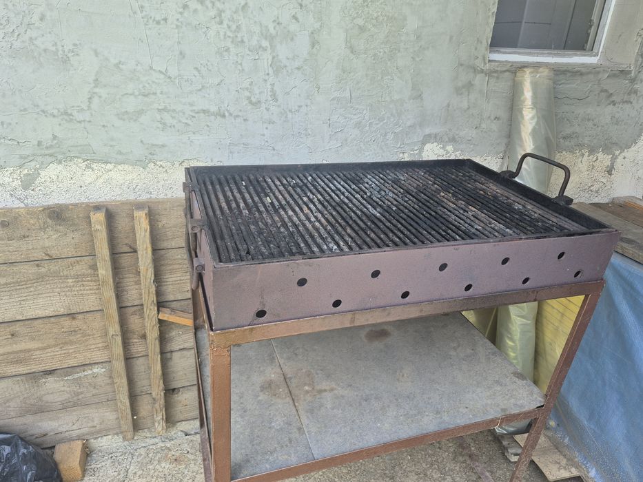 2 Gratare de vanzare din tabla de 4mm