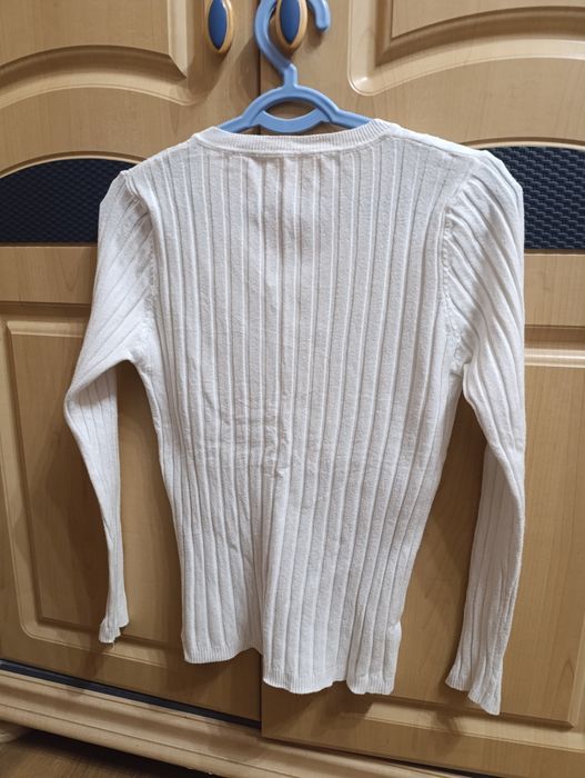 Белый свитерок размер М
