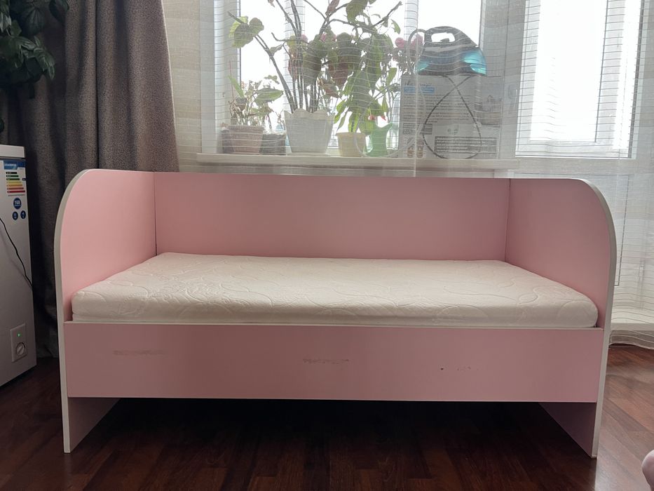 Продам детскую кроватку