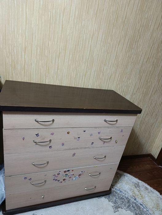 Продаётся комод детская кроватка шифоньер и кровать
