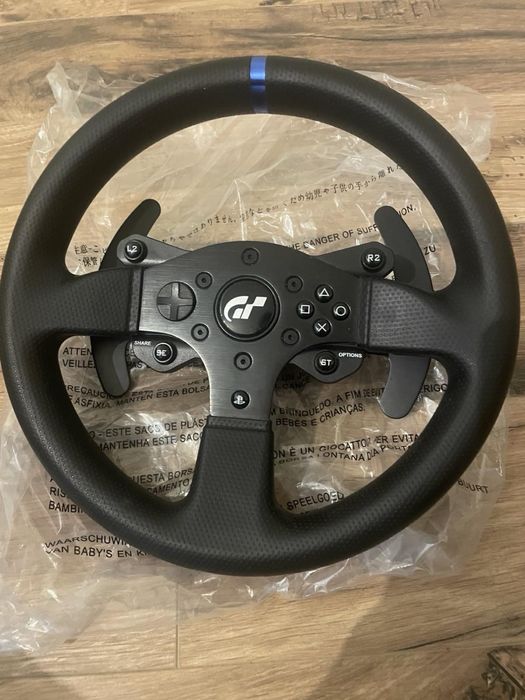 ThrustMaster T300RS/PS3,PS4 - конзола с волан и педали
