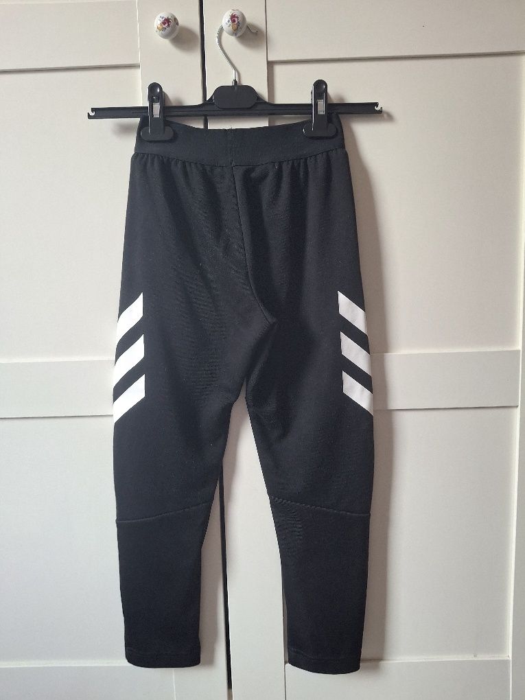 Оригинален панталон ,,Adidas" и планински суичър