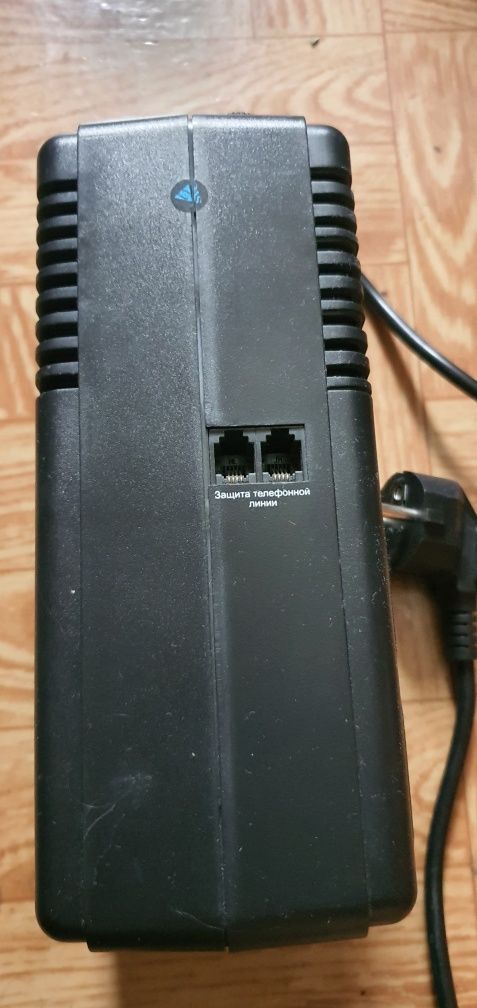 Стабилизатор сетевого напряжения SVC AVR-1007-G