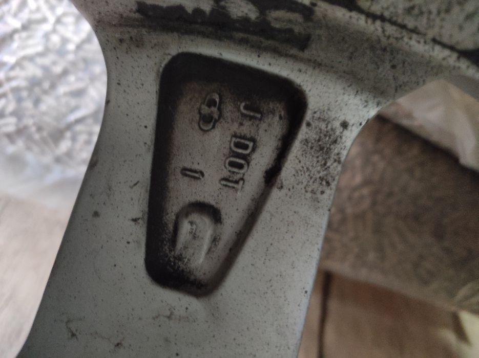 Джанти с гуми за Тойота Рав4 17 оригинални.  4