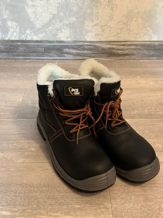 Ботинки 42 размера