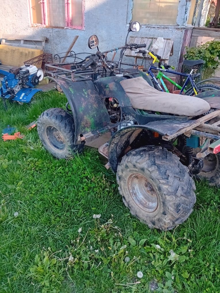 Vând atv 250 defect