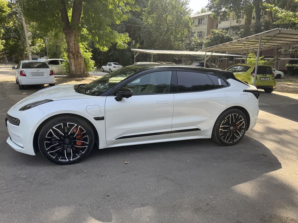 Zeekr 001 Z sport