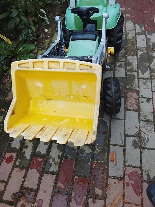 Vand tractoraș pentru copii