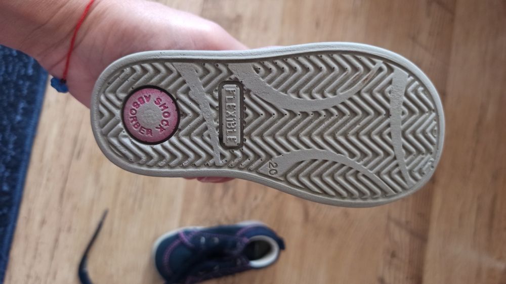 Бебешки/детски кожени обувки 20 номер