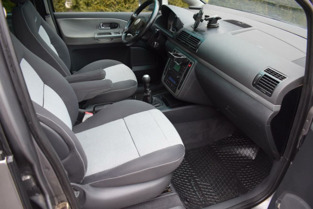 VW Sharan 2.0 TDI 140 cp 7 locuri