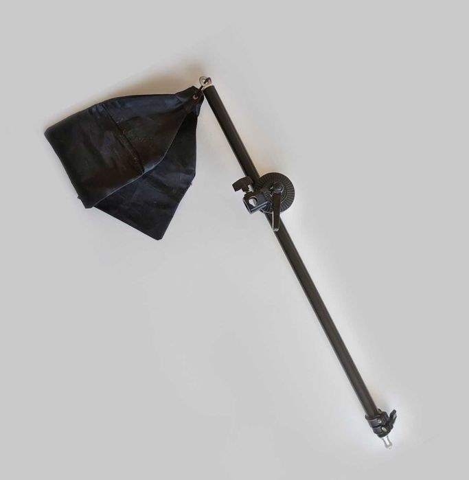 Фото аксесоари: светкавица, статив, лайтбокс, жираф, стойка