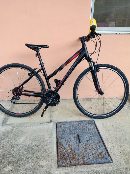 Vând bicicletă Cube Ltd Cls mărime M, roți 28, echipată Shimano