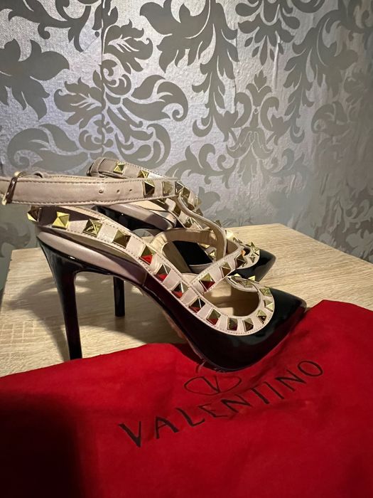 Vand pantofi valentino originali