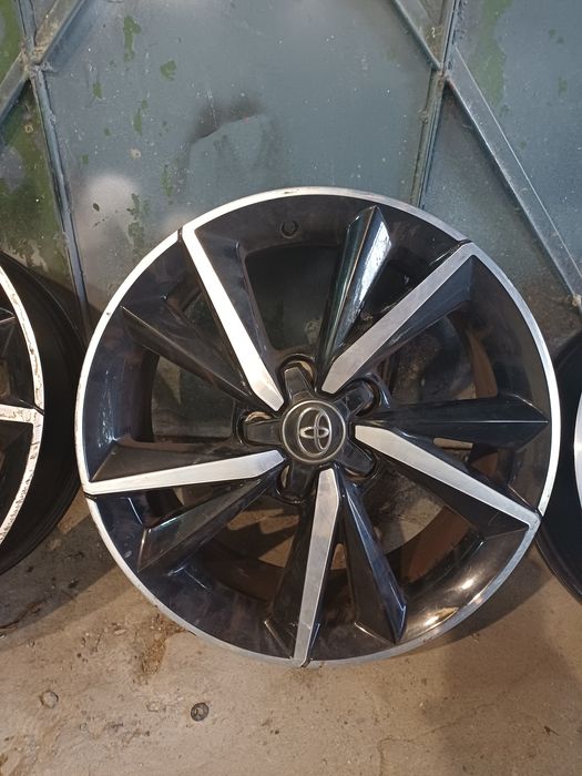 Джантa 17"  Toyota Auris