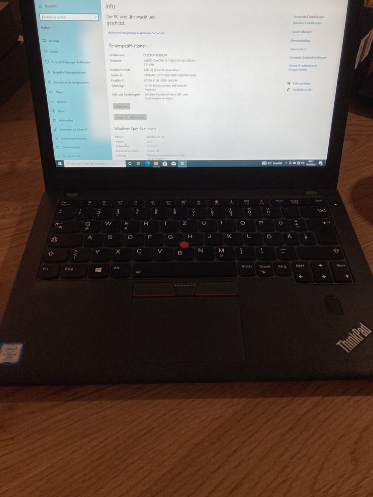 Lenovo ThinkPad X270: i5-7300U