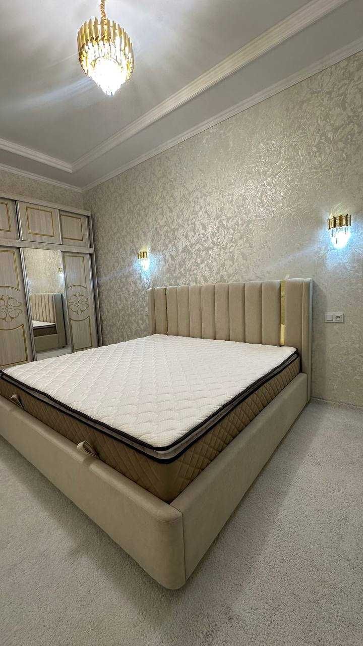 Мягкая кровать с механизмы