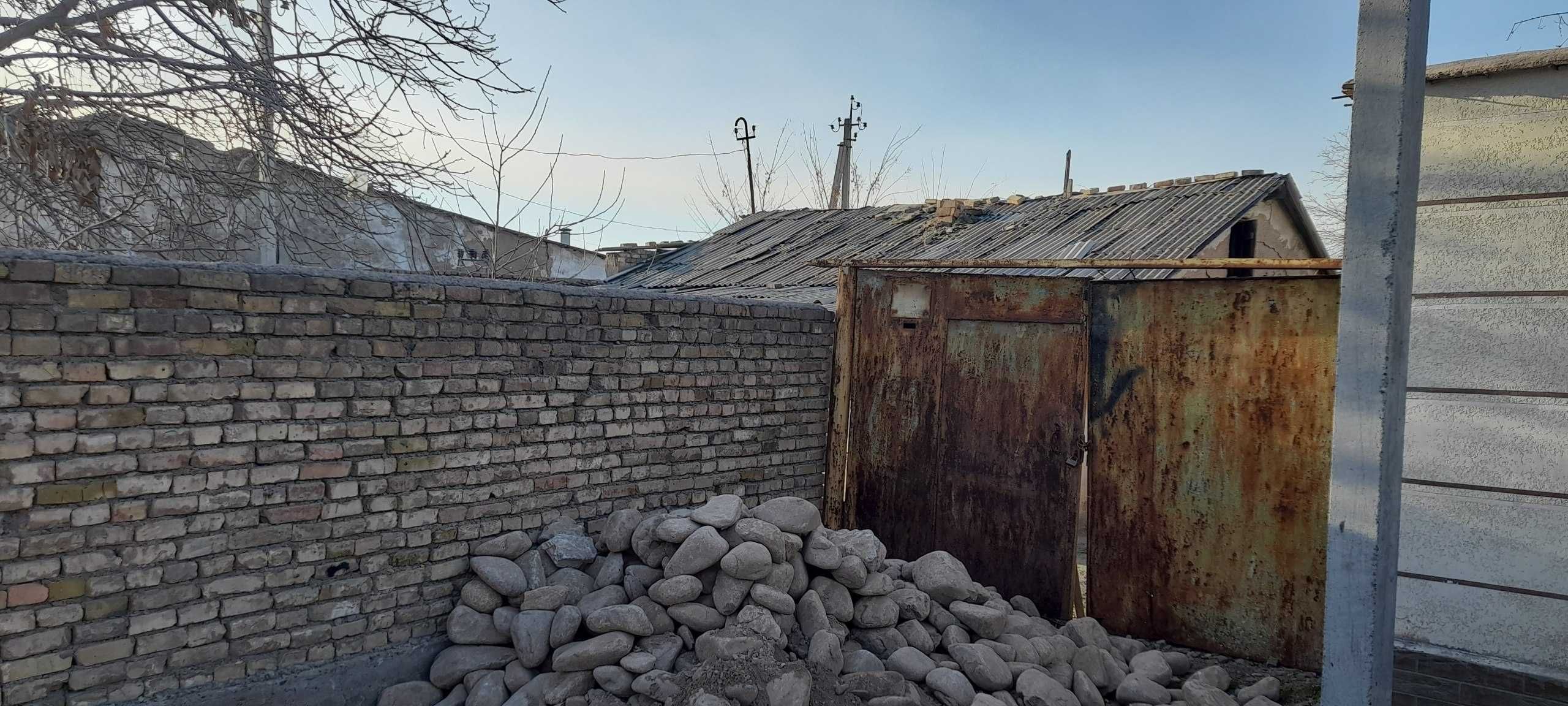 Xovli uy 4 sotix Ohangaron shaxar markazi Bo'ston MFY Bodomzor 33