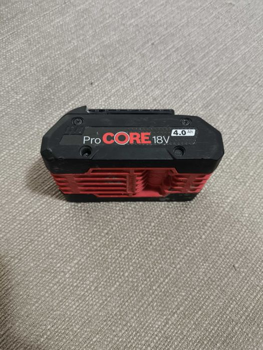 Acumulator Bosch ProCORE 18v 4Ah, utilizat putin, stare buna.