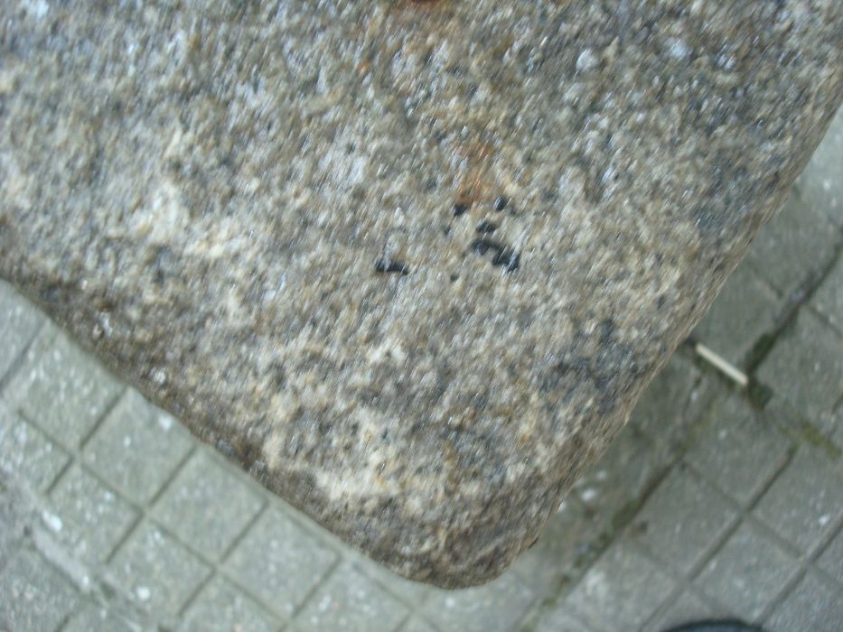 Каменни изделия от дялан камък