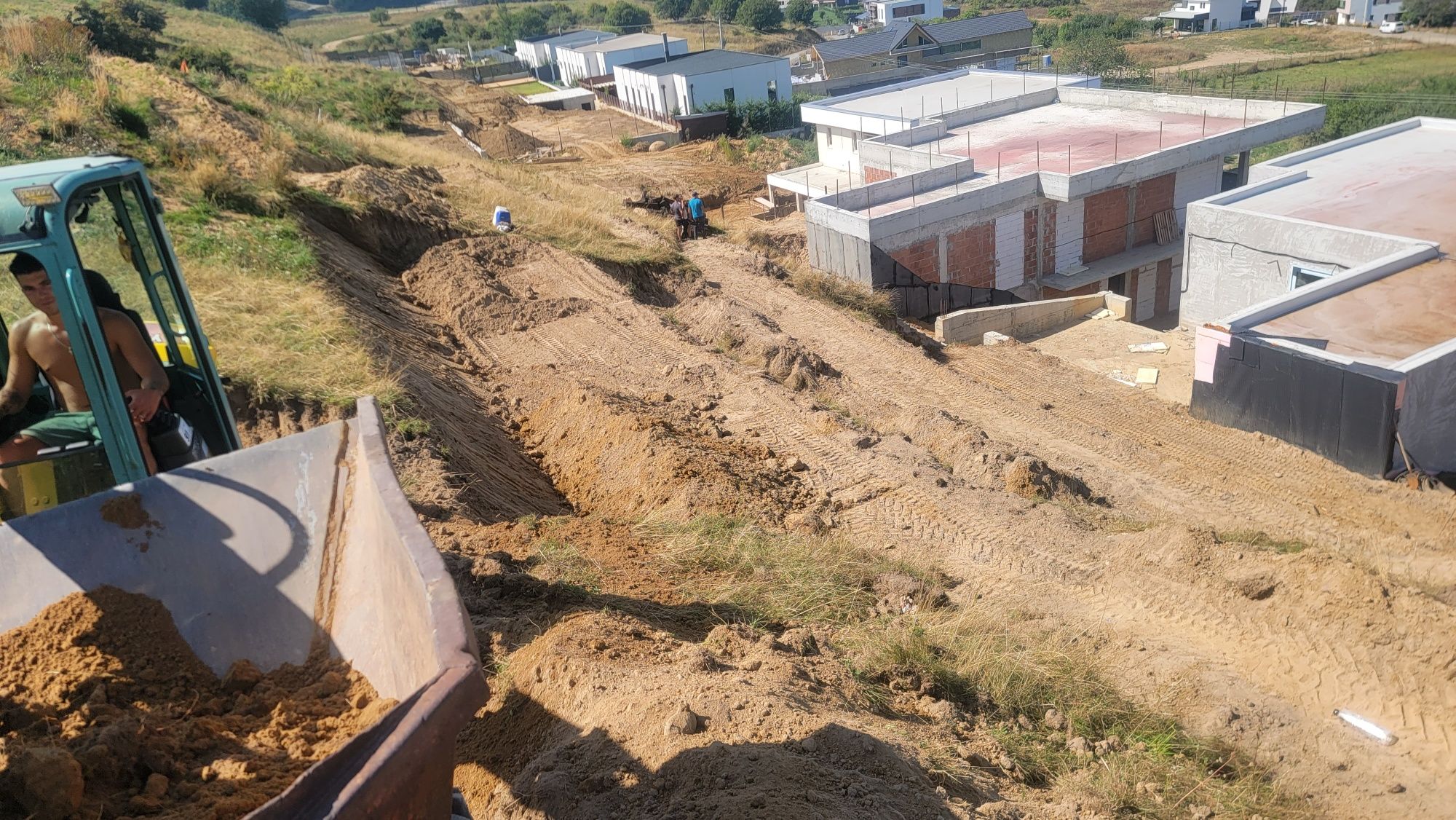 Inchiriez mini excavator dumper bascula