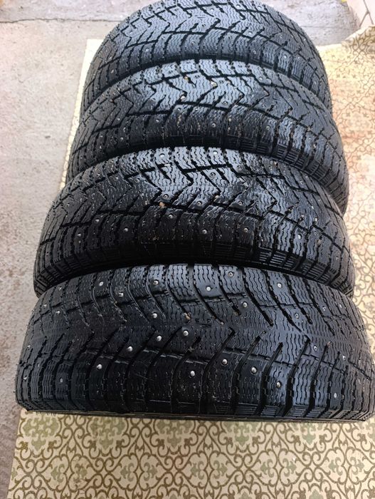 Продам шипованную резину.