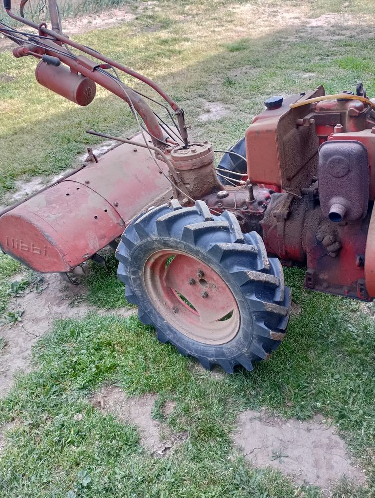 Vând motocultor cu motor LOMBARDINI