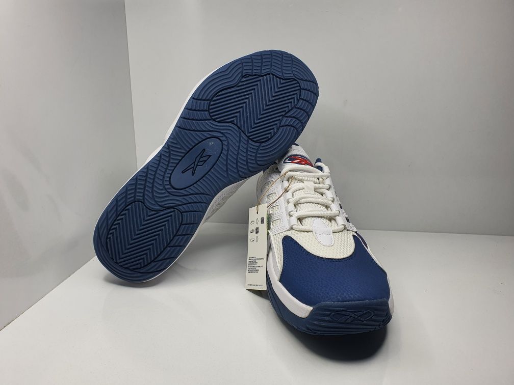 Кецове Reebok Solution Mid X Allen Iverson 

Чисто нови с кутия.

Разм