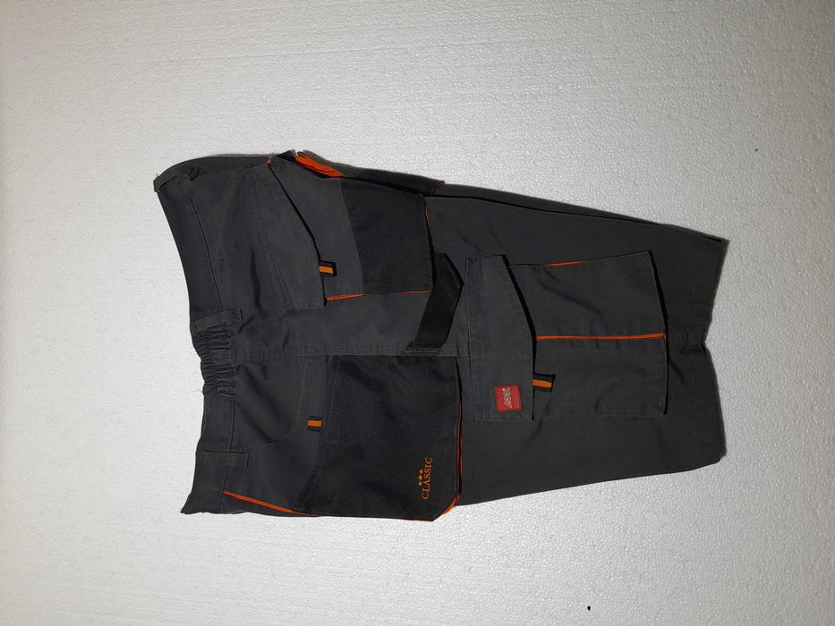 Pantaloni de lucru scurti nr 48 marca  CLASSIC GERMANY
