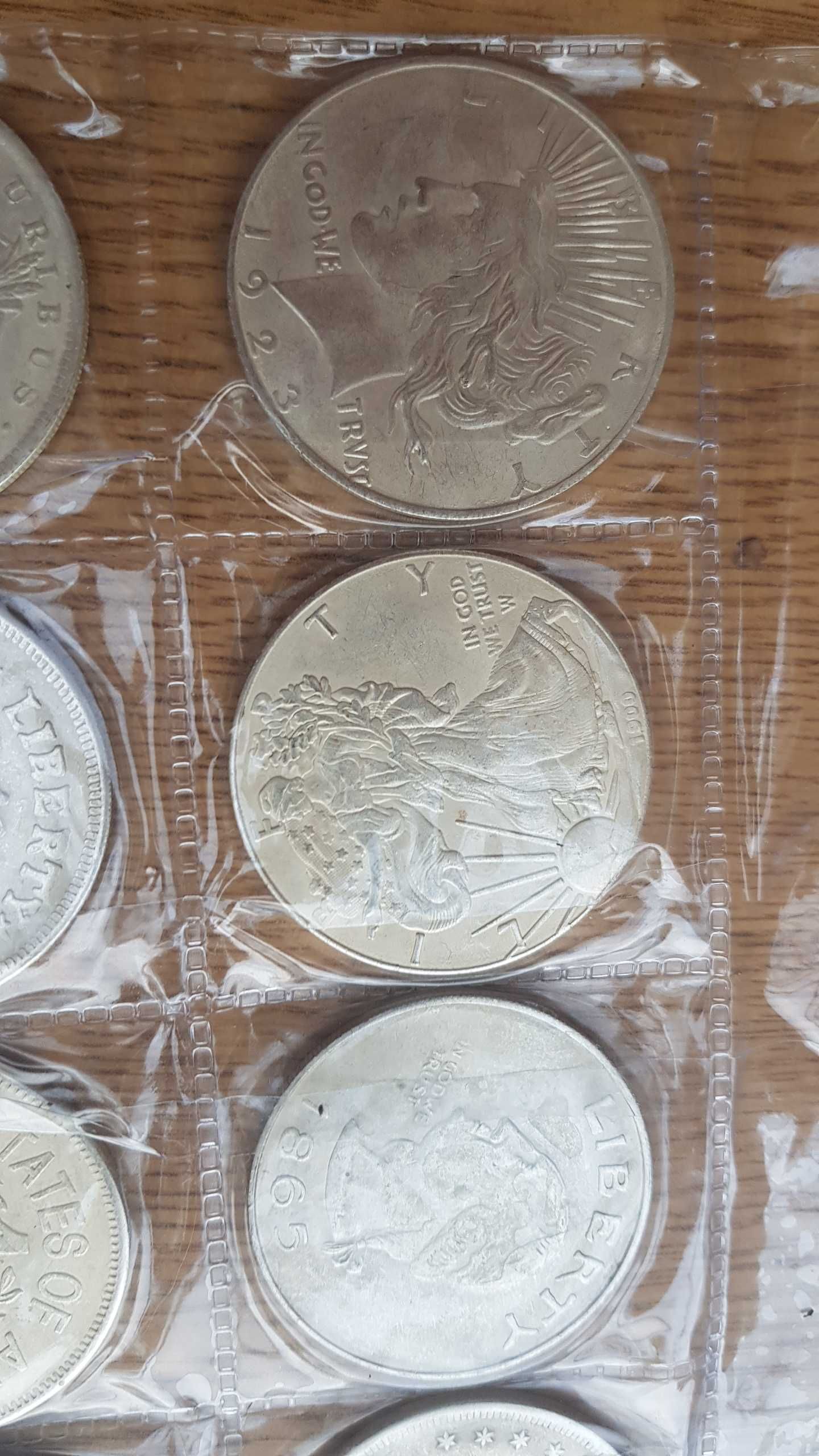 Американски долар монета 8 броя монети